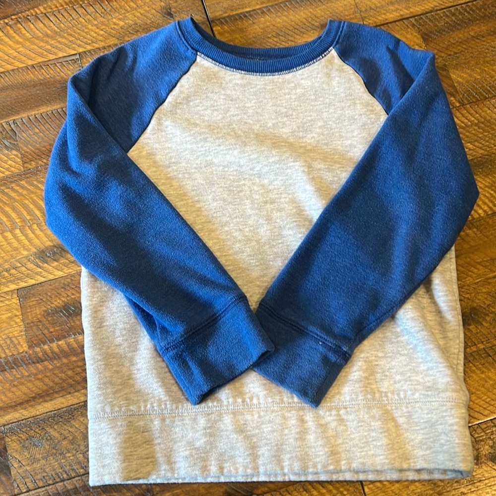 Boys sweatshirt fleece inside size 6